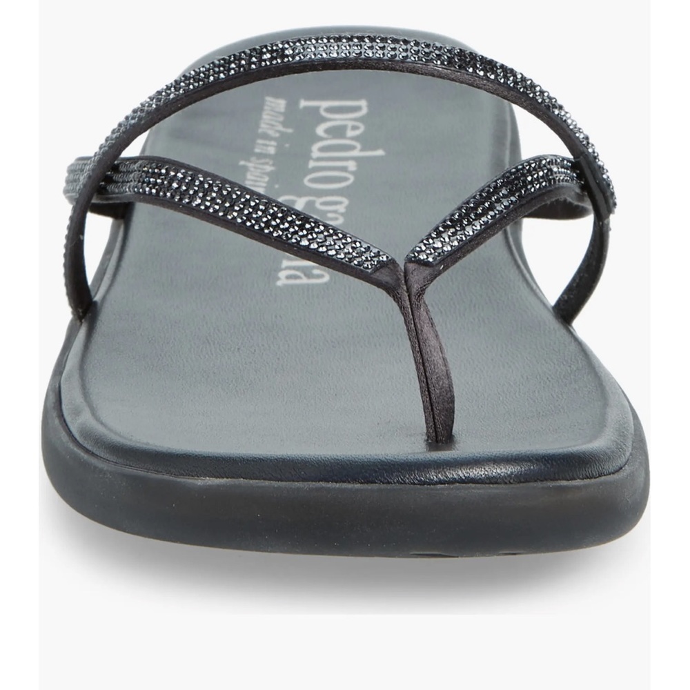 Pedro Garcia Poppy Crystal flip flops. NWOT